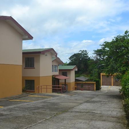 Hotel La Villa Quesada  Exteriör bild