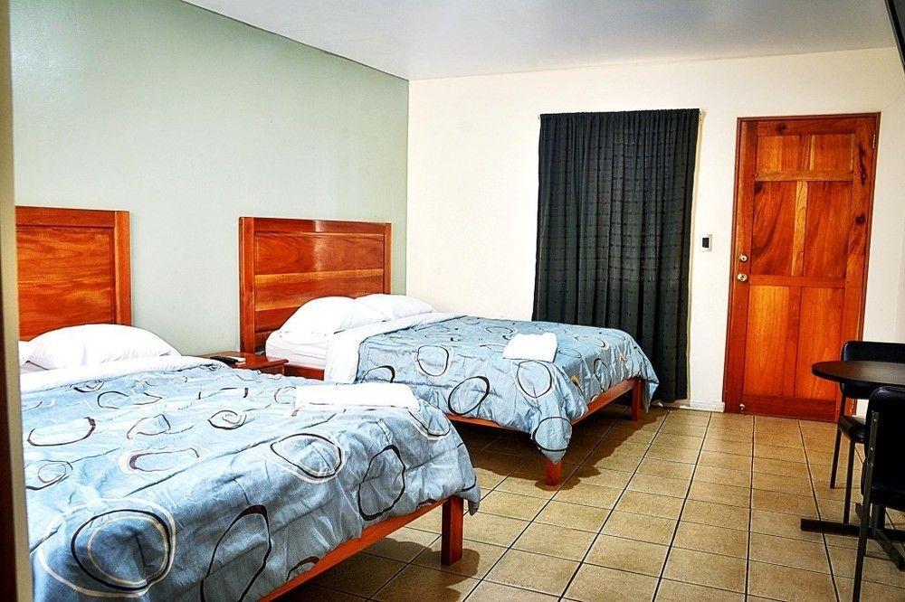 Hotel La Villa Quesada  Exteriör bild