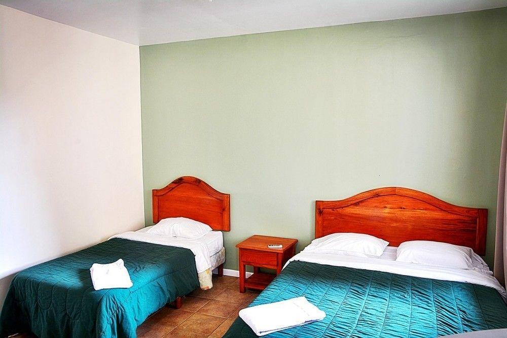 Hotel La Villa Quesada  Exteriör bild