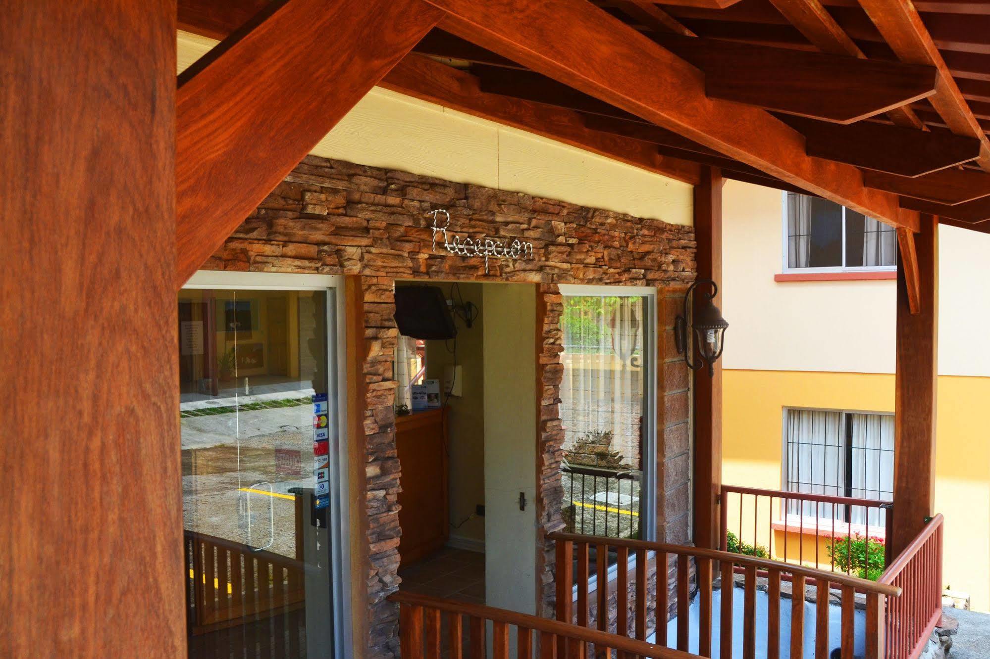 Hotel La Villa Quesada  Exteriör bild